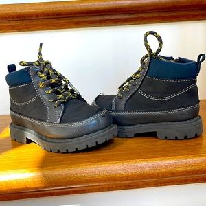 Carter’s toddler boy boots, size 7